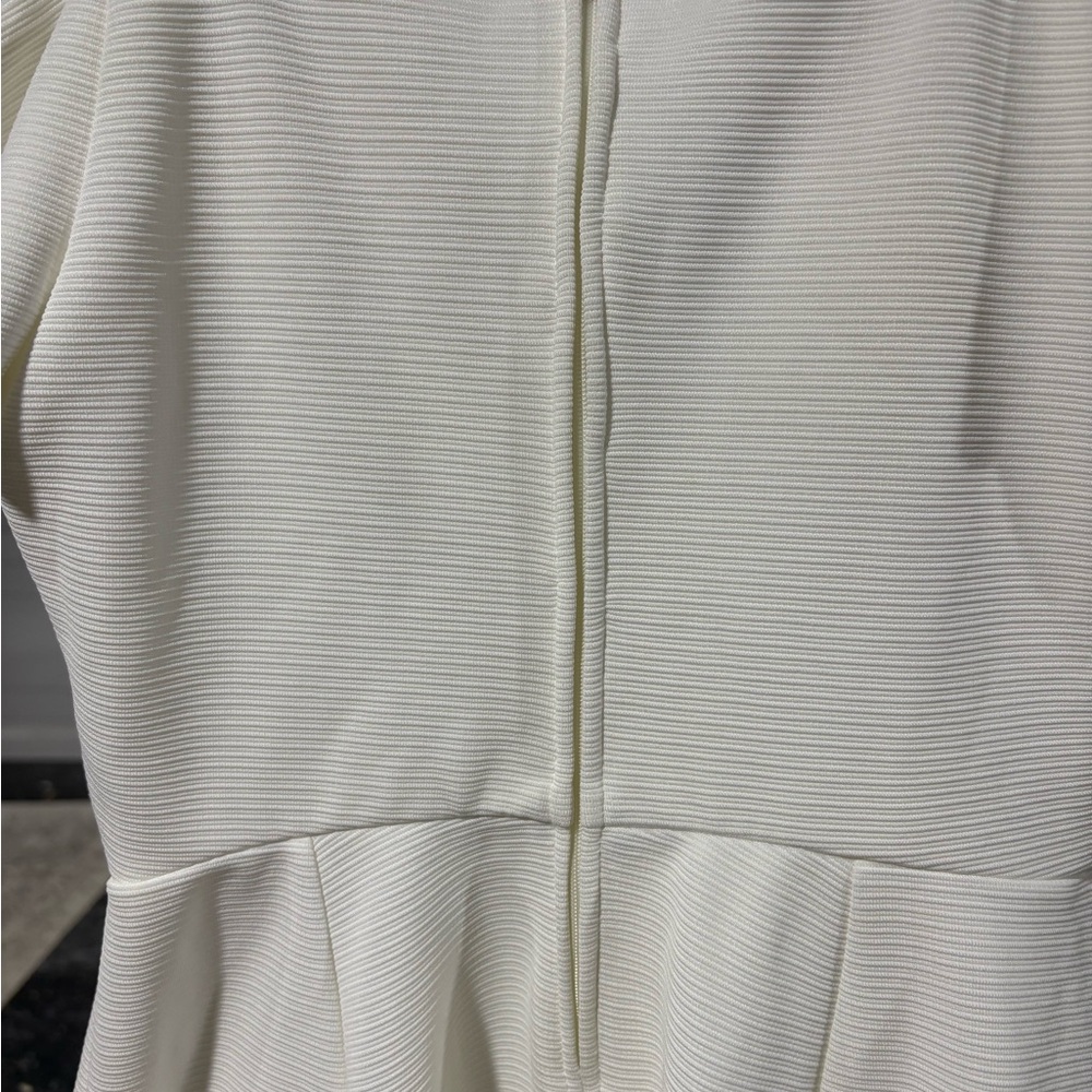 Emerald Sundae Small dressy midi length dress. Cold shoulder mini sleeve. … - Picture 4 of 4